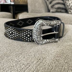 Ariat belt - Dark brown size small. Worn only a couple times